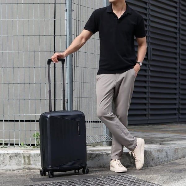 Vali Samsonite Nuon Vỏ vali làm bằng nhựa polycarbonate chất lượng cao