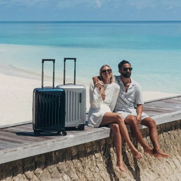 Vali Samsonite Nuon Thiết kế hình hộp hiện đại