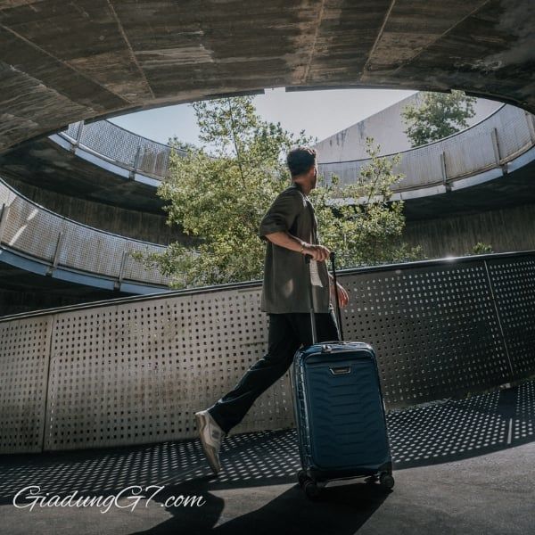 Vali Samsonite Proxis Laptop có Túi đựng máy tính xách tay tích hợp