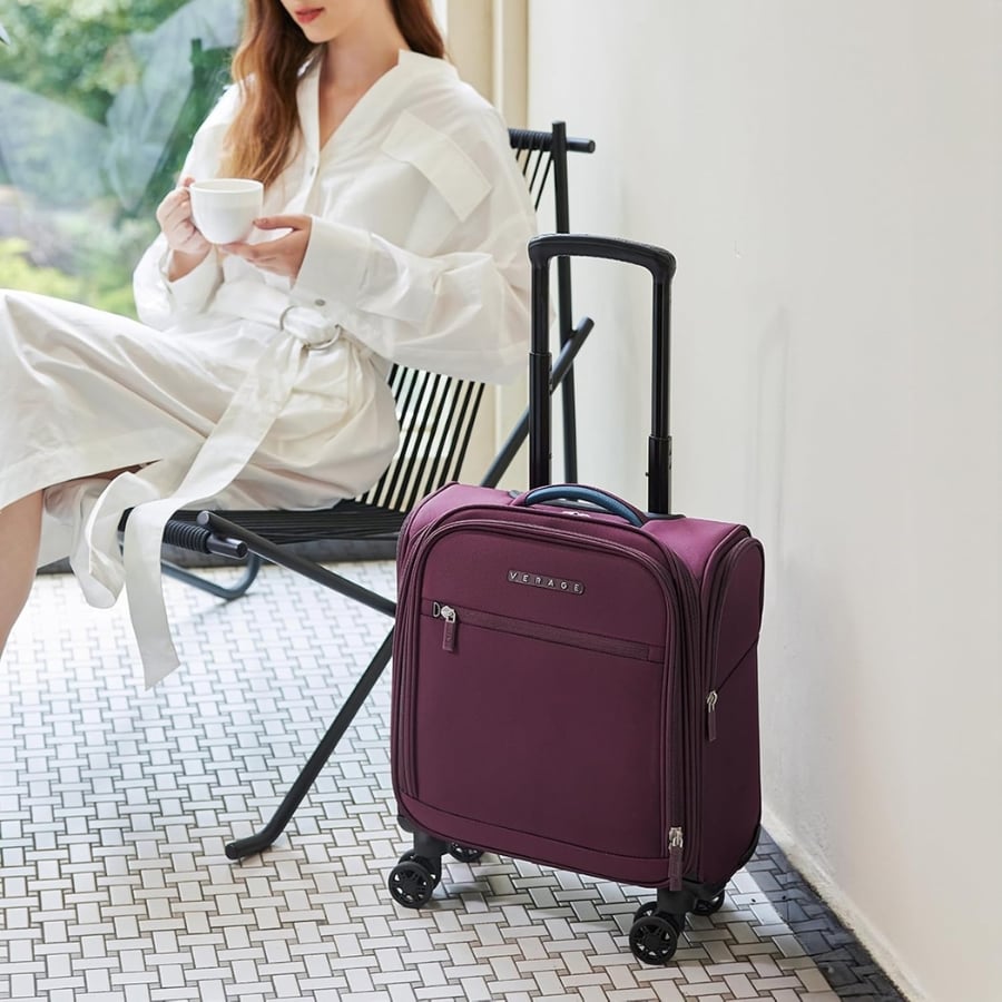Vali Verage Underseat Pro Carry-on được thiết kế Một ngăn đựng máy tính xách tay chuyên dụng, có đệm, chứa được máy tính xách tay lên đến 15 inch