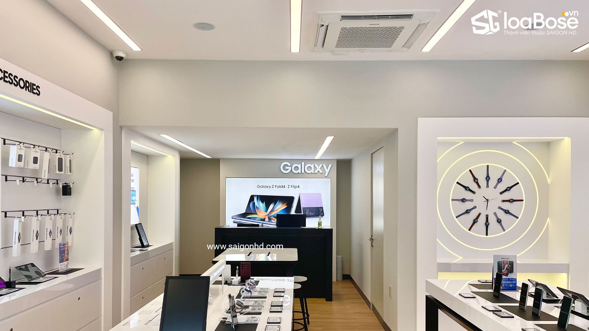 Hệ thống âm thanh nhạc nền Bose Professional với loa âm trần tại Samsung Premium Store