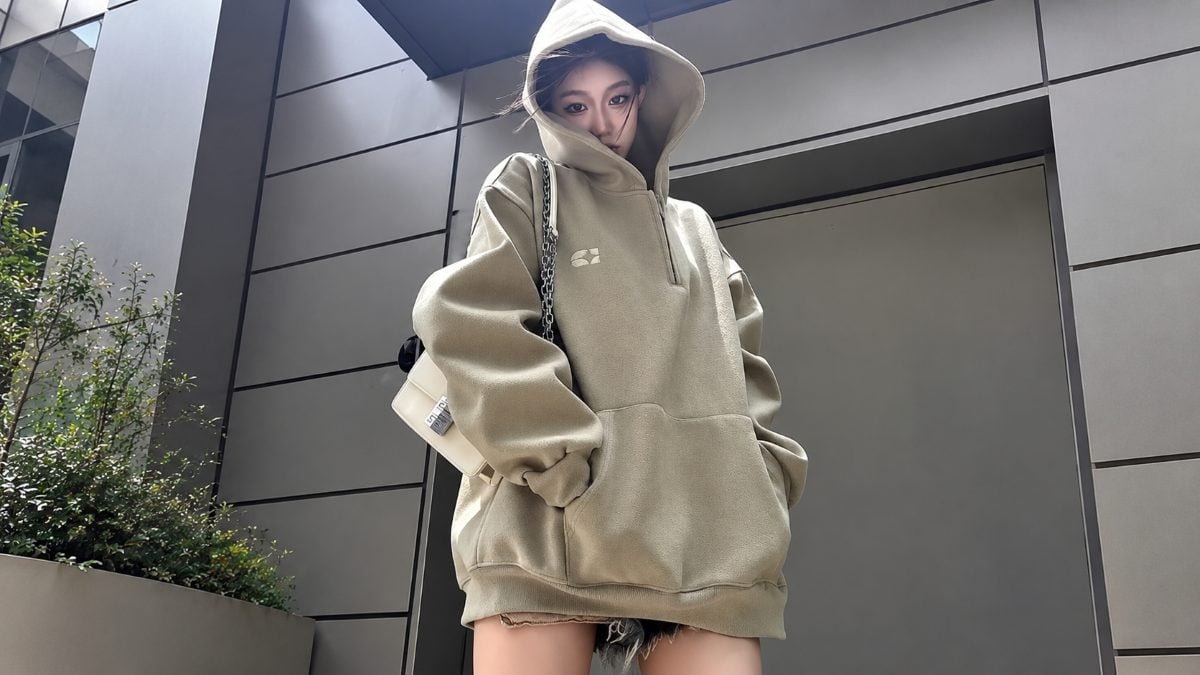 Áo hoodie chui đầu dáng rộng dễ phối hằng ngày