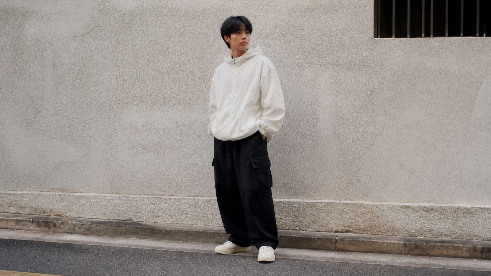 Outfit chụp OOTD rõ phom áo quần giày và phụ kiện