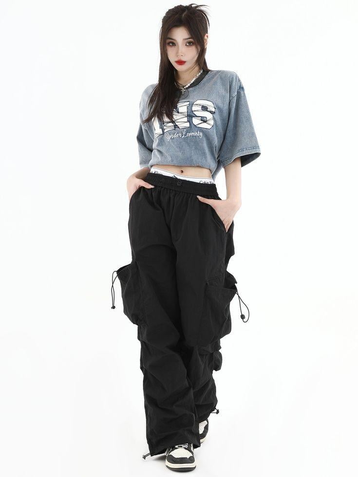 Quần túi hộp nữ phối sneaker