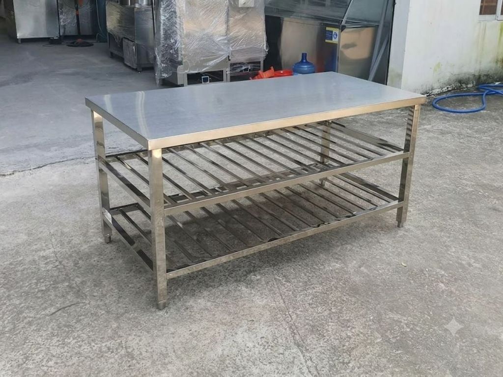anh-that-goc-nghieng-san-pham-ban-chat-inox-co-2-gia-nan-TC-BC2GN