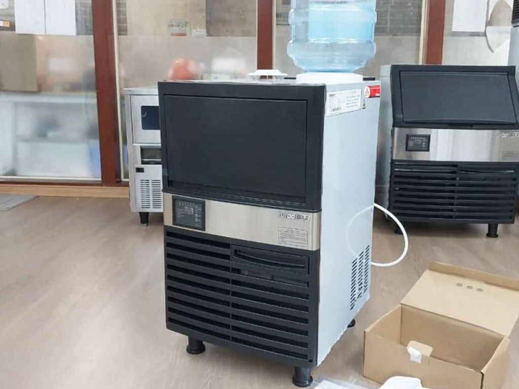 ảnh thực tế Máy làm đá hình đầu đạn TurboGold TGI-35B