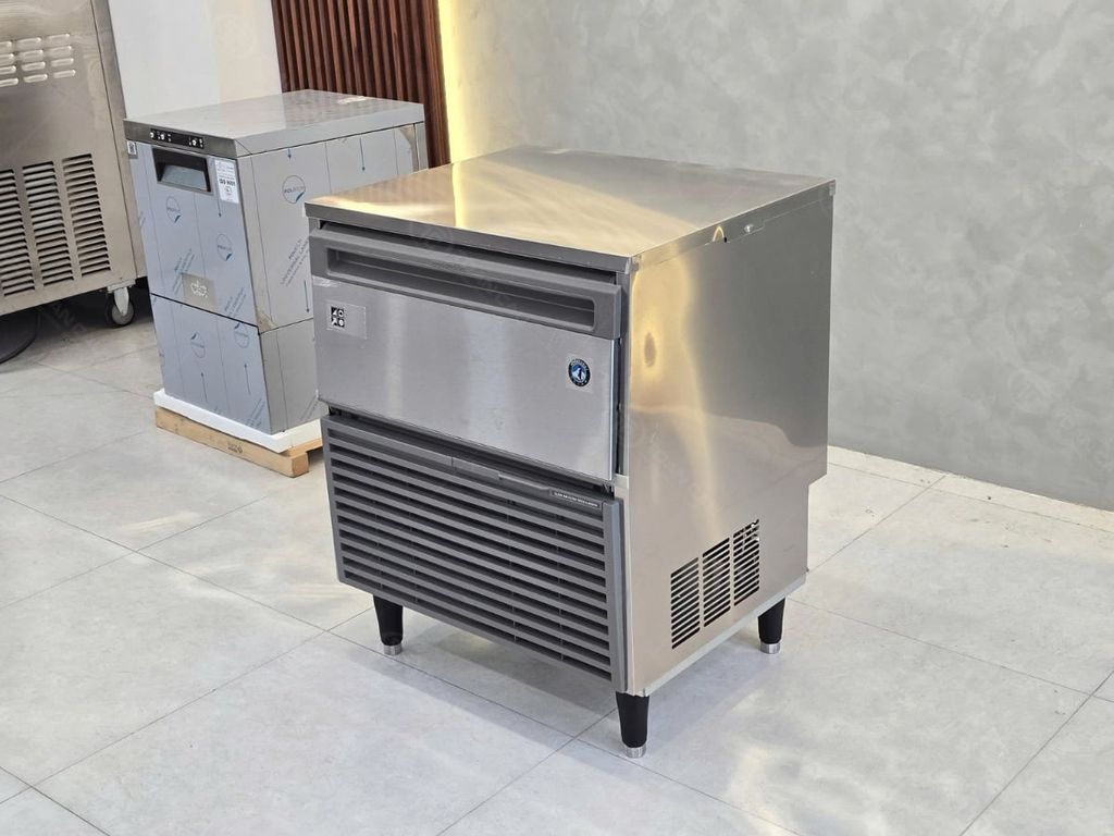 Hình ảnh nghiêng trái máy làm đá Máy làm đá viên Hoshizaki IM-65A-25