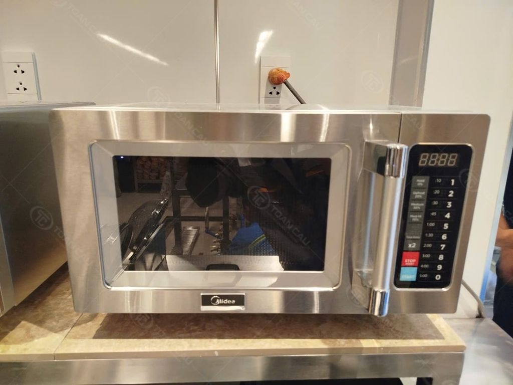 Lò vi sóng Midea 25L 1025F1E-EU trực diện