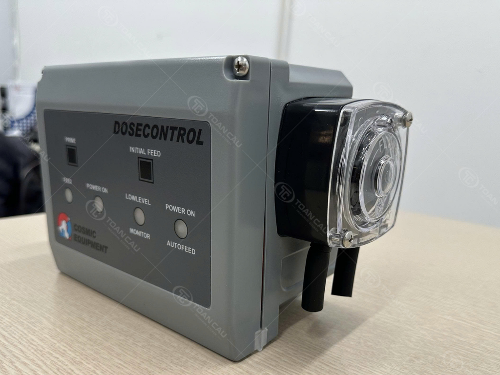 ảnh máy bơm định lượng hóa chất DC902 nghiêng phải