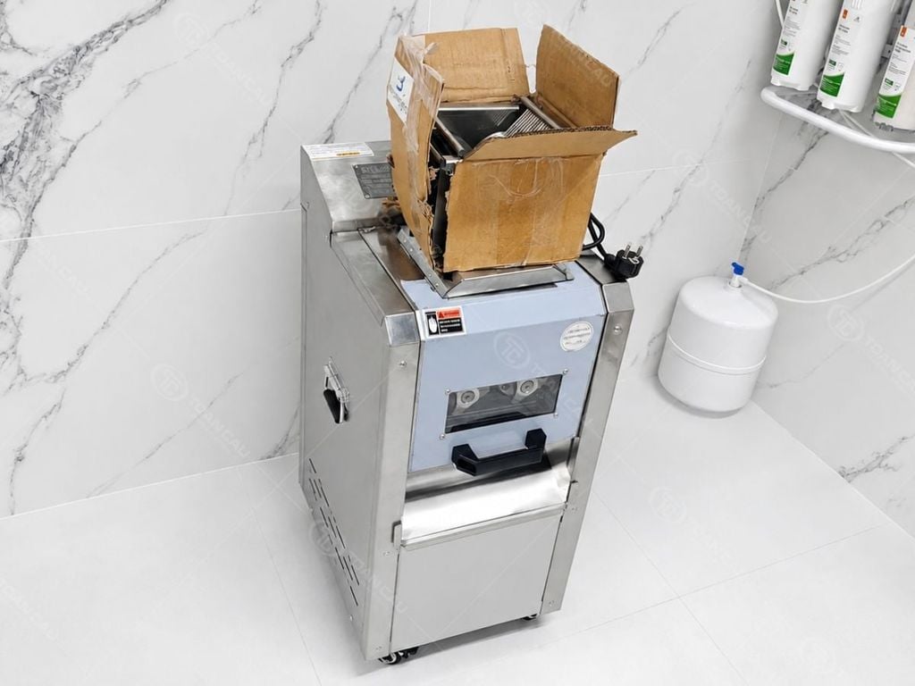 Máy thái thịt công nghiệp và bộ lưỡi dao