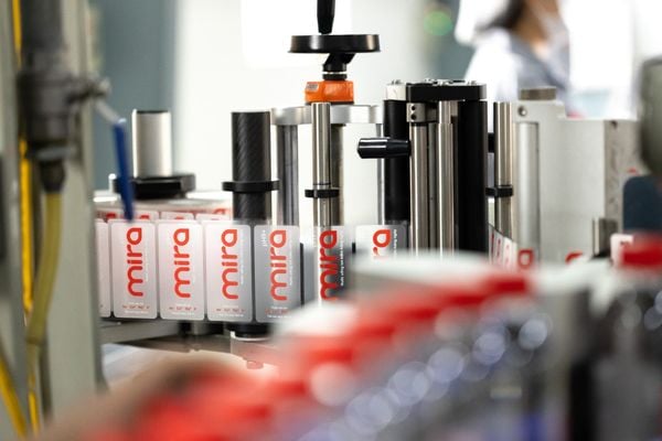 Nước ion kiềm Mira