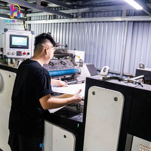XƯỞNG IN LỊCH TẾT UY TÍN – GIÁ XƯỞNG – IN NHANH 24–48H | HOMPRINT.VN