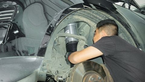 DẤU HIỆU GIẢM XÓC XE Ô TÔ CÓ VẤN ĐỀ?