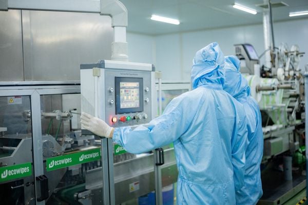 Sản xuất khăn ướt đạt chuẩn GMP, ISO tại Việt Nam - EcoWipes