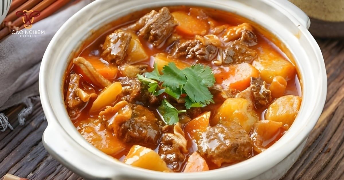 Cách nấu nạm bò hầm khoai tây cà rốt