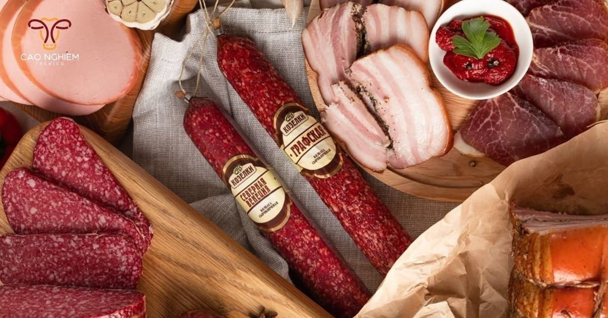 Các loại thịt nguội và xúc xích thường có trong khay cold cut