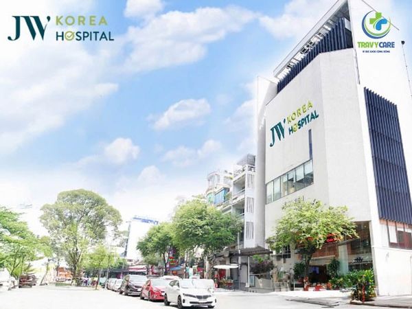 Tòa nhà khang trang hiện đại tại địa chỉ xăm chân mày phong thủy JW Korea Hospital.