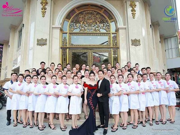Khu vực sảnh chờ luôn tấp nập khách hàng đến trải nghiệm dịch vụ của malisa