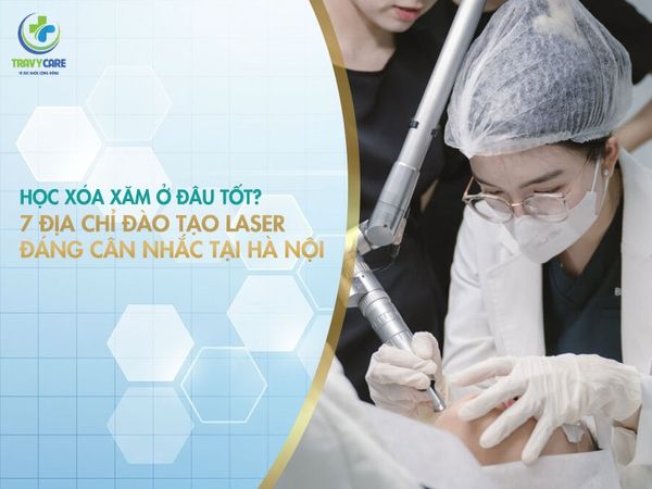 Học xóa xăm ở đâu tốt - Banner 7 địa chỉ đào tạo Laser đáng cân nhắc tại Hà Nội với hình ảnh kỹ thuật viên thực hành bắn laser xóa xăm.