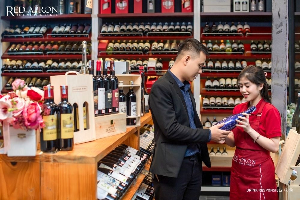 Không gian trưng bày rượu vang Cote de Beaune chính hãng tại Red Apron Việt Nam