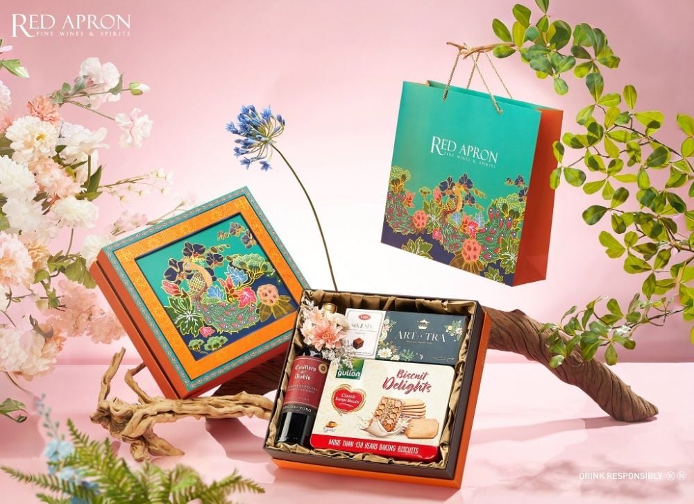Những mẫu giỏ quà tết đẹp Red Apron