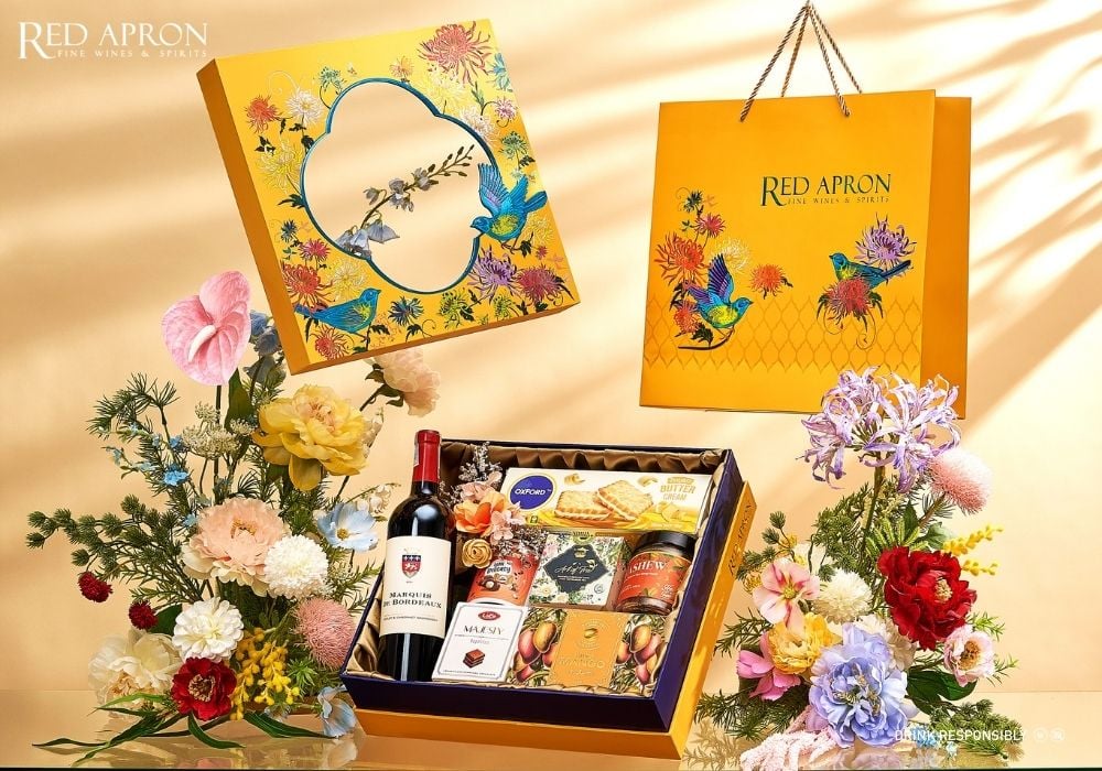 Hộp quà Tết Đà Nẵng Cúc Điểu kết hợp rượu vang và họa tiết Á Đông
