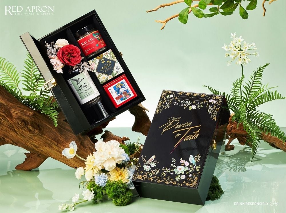 Hộp quà Tết tại Đà Nẵng bằng sơn mài cao cấp của Red Apron