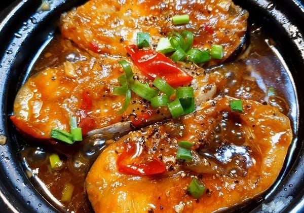 Cách làm cá dứa kho tộ đậm đà truyền thống cho bữa cơm nhà