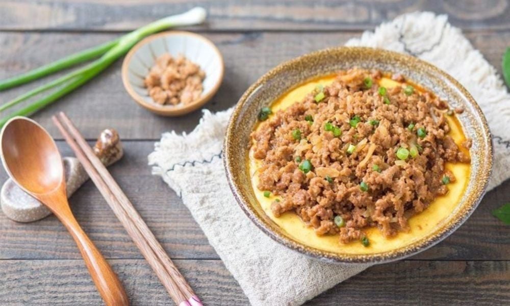 Hướng dẫn cách làm trứng hấp thịt hải sản mềm ngon thơm phức