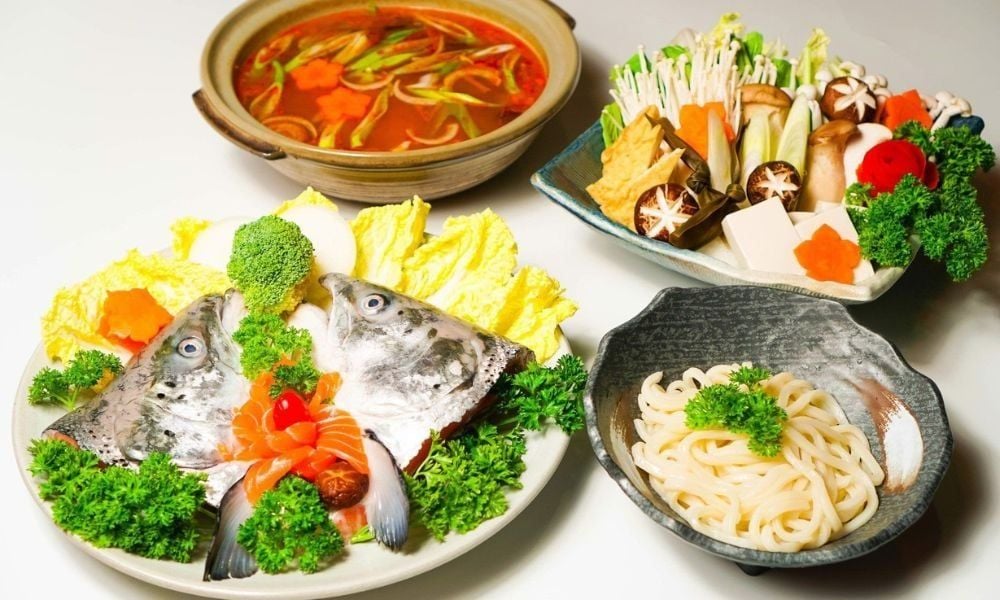 Hướng dẫn 3 cách nấu lẩu đầu cá hồi thơm ngon khó cưỡng