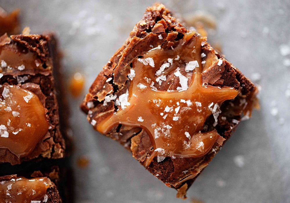 Brownie caramel muối (Salted Caramel Brownie)