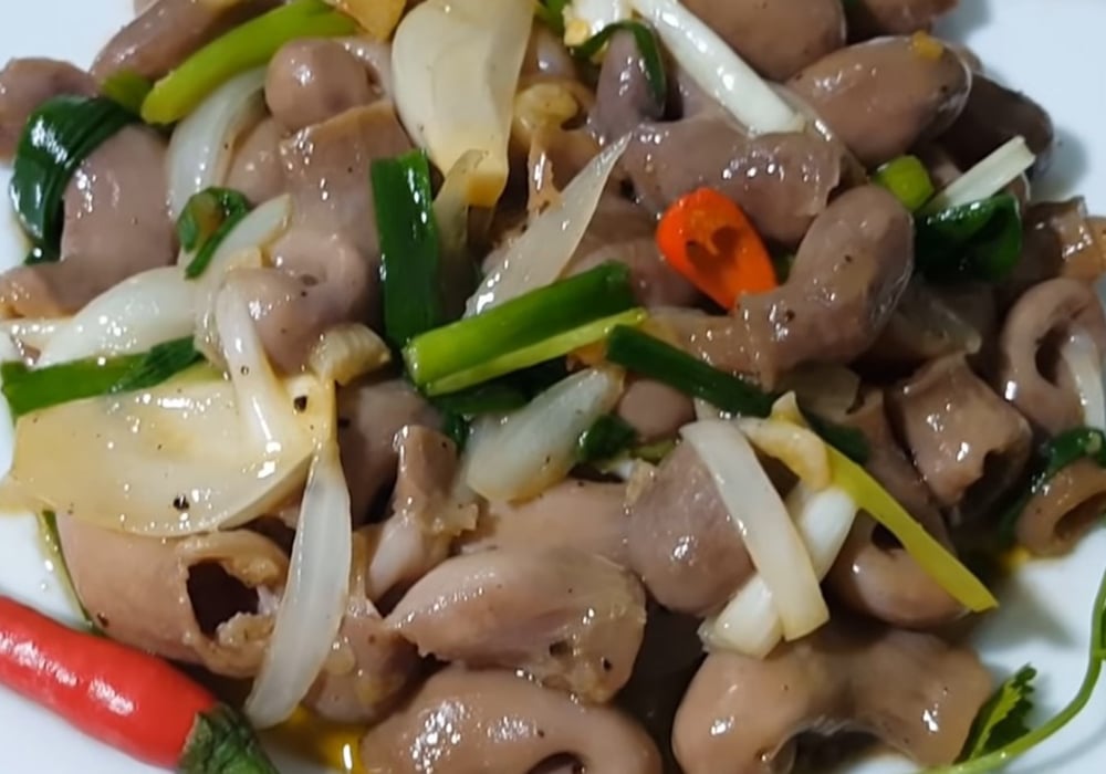Bao tử cá basa xào hành tây