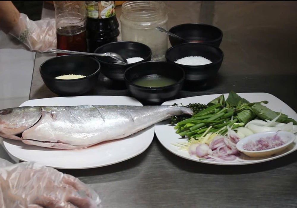 Nguyên liệu làm cá cam nướng giấy bạc