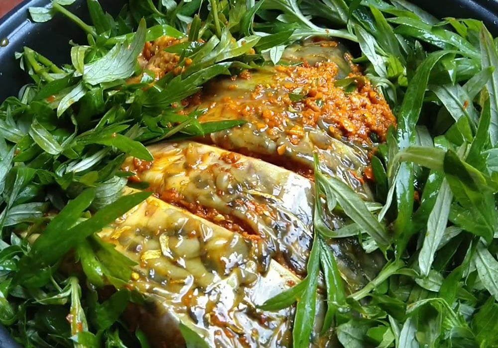 Cá chép hấp ngải cứu