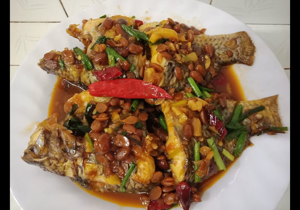 Cá rô phi kho tương riềng