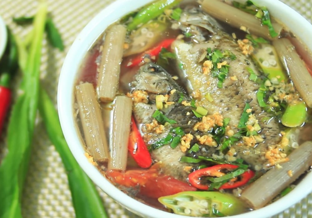 Cá rô phi nấu canh chua