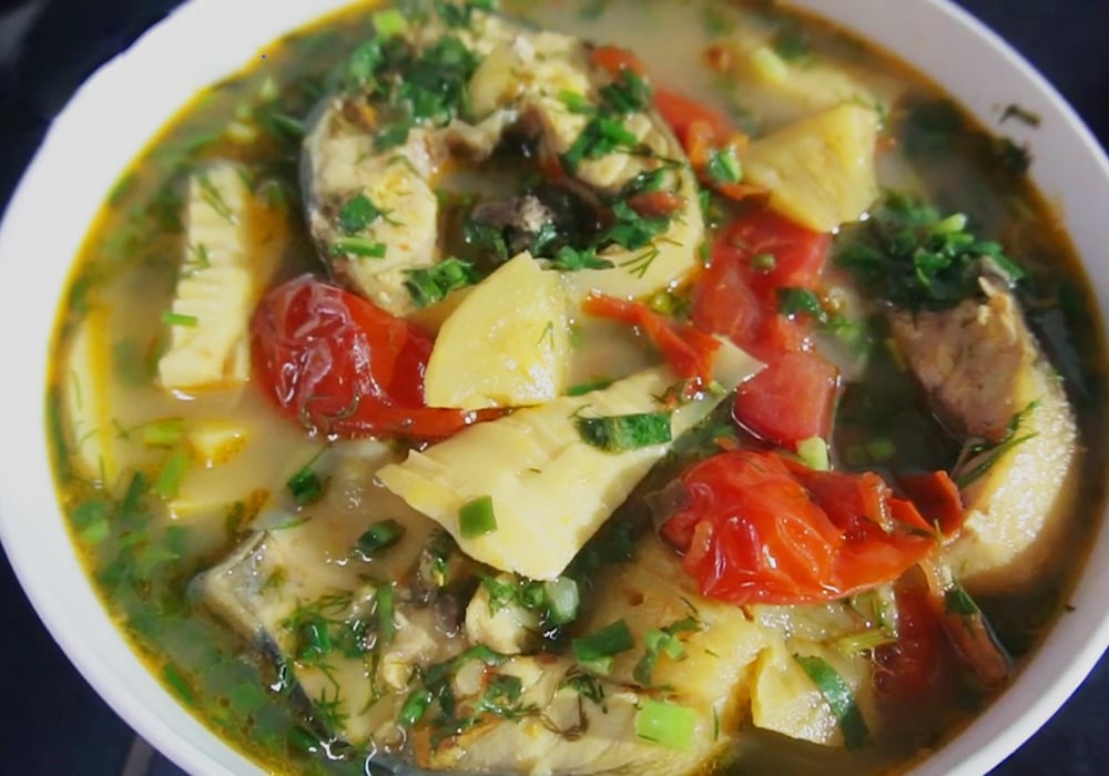 Cá tầm nấu canh chua