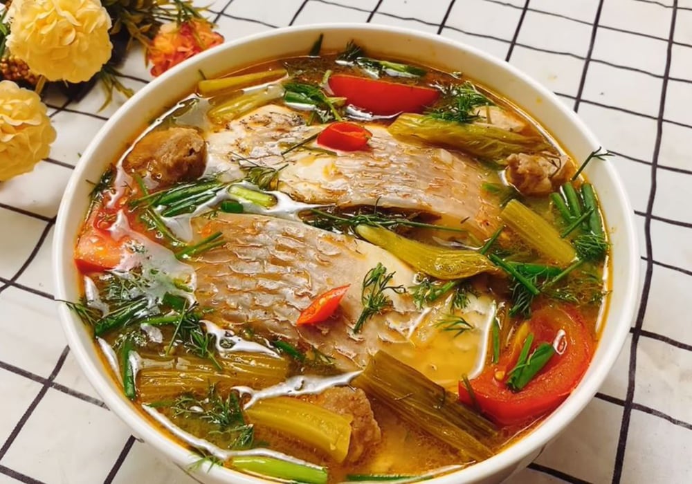 Canh chua cá trắm dưa chua