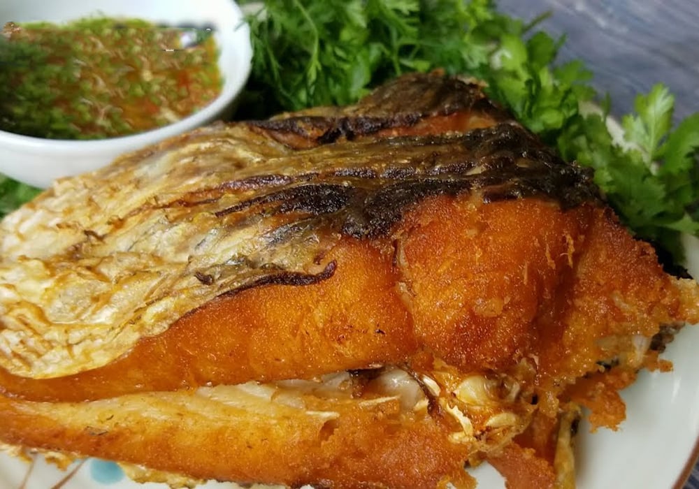 Cá trắm chiên giòn