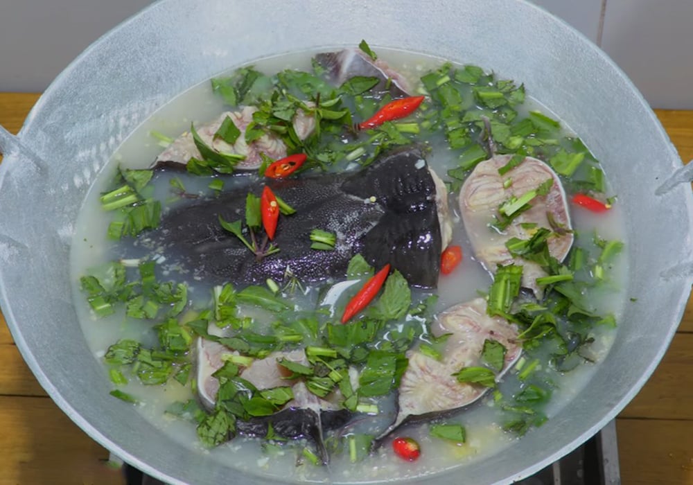 Cá trê nấu mẻ