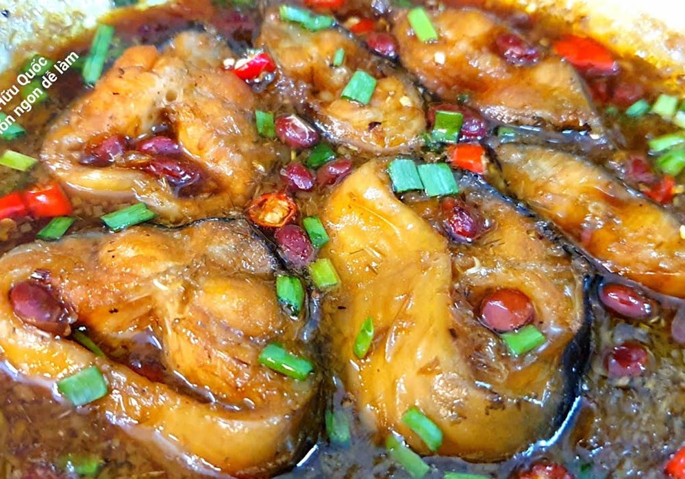 Cá trê kho tương hột