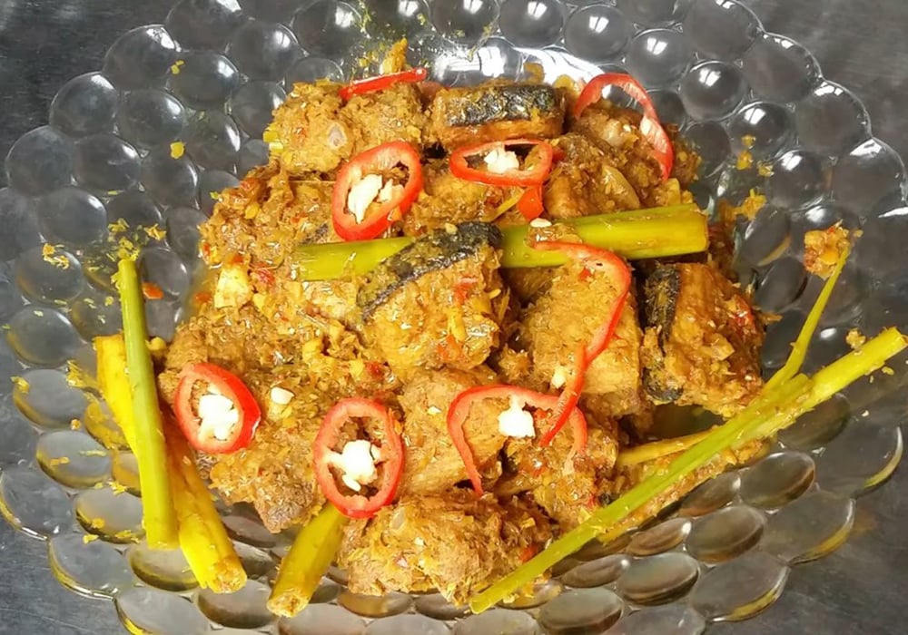 Cá đuối kho sả ớt