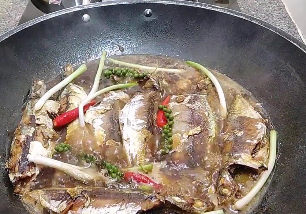 Cá bạc má kho lạt