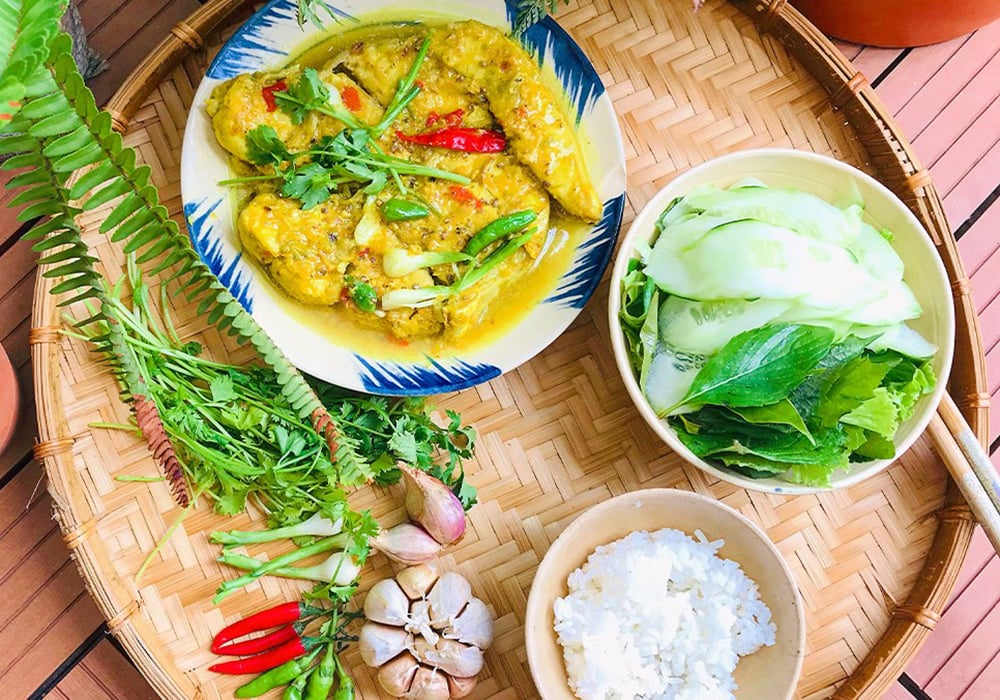 Cá nhám kho nghệ