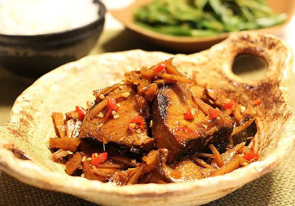 Cá thu kho riềng kiểu miền Bắc