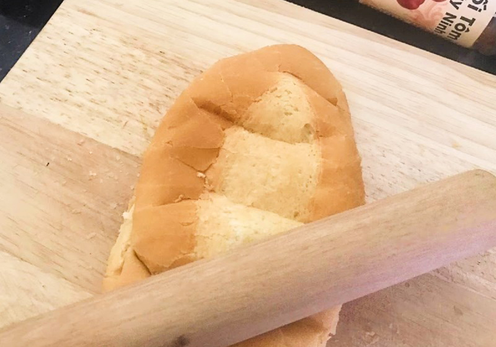 Làm bẹp bánh mì