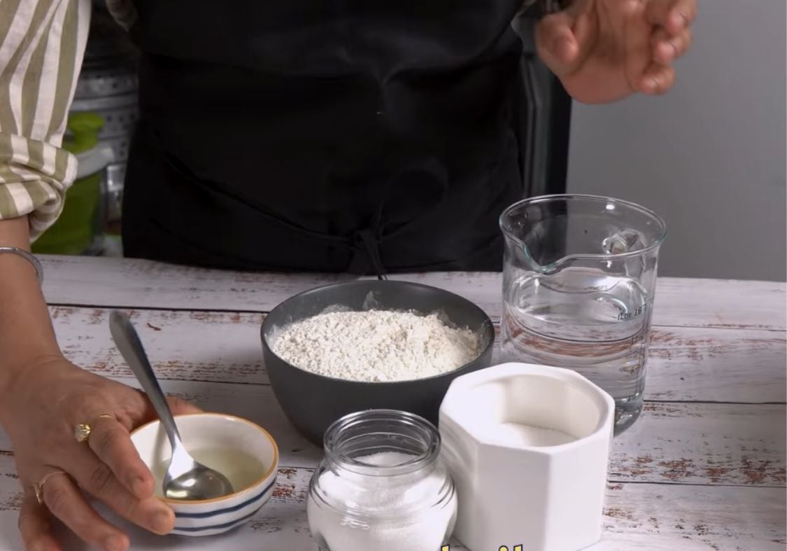 Nguyên liệu làm bánh Roti Ấn Độ