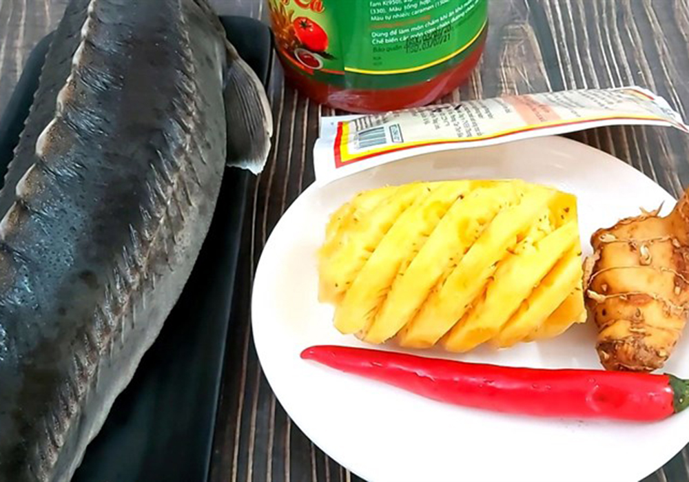 Nguyên liệu nấu lẩu cá tầm chua ca