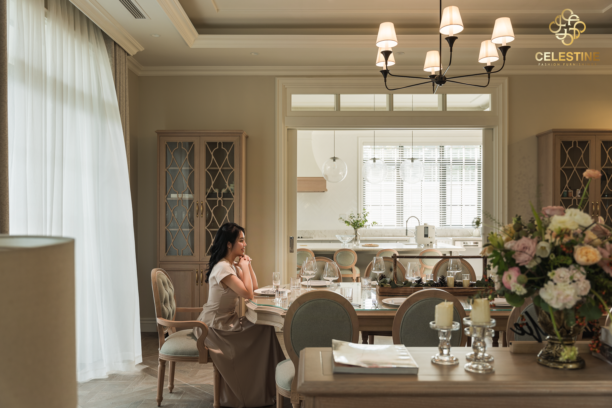 The Juliette Dining Room mang vẻ đẹp cổ điển.