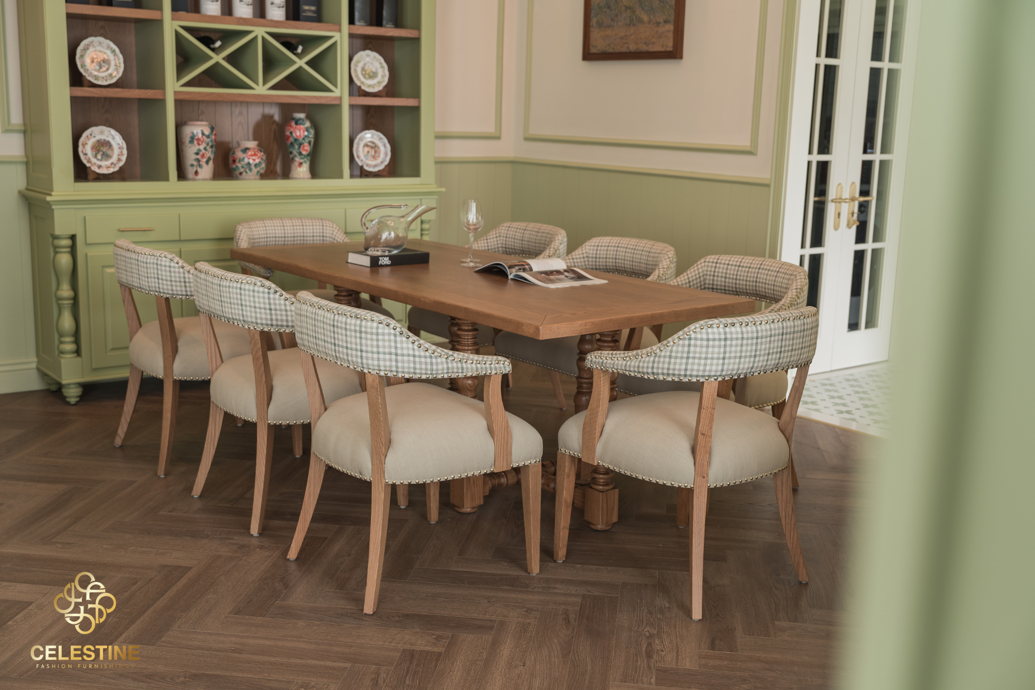 Bàn ăn tạo điểm nhấn cho không gian dining room.